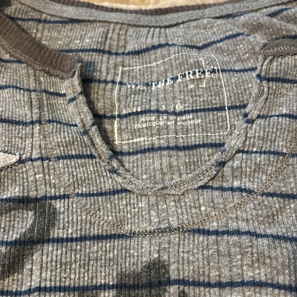 We the free ( free people) rubbed 3 quarter sleeve size large - Picture 2 of 6